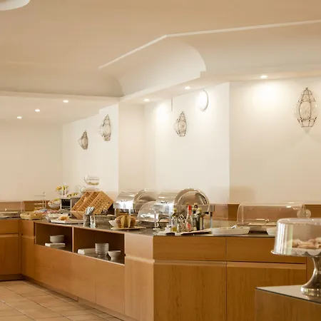 蒙特斯皮娜公园酒店 4*