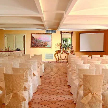 蒙特斯皮娜公园酒店 4* 那不勒斯